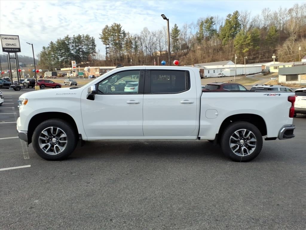 Used 2025 Chevrolet Silverado 1500 LT AWD/4WD image 2
