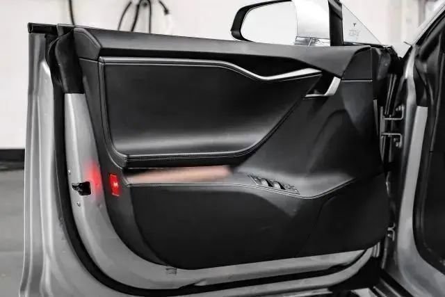 Used 2018 Tesla Model S 75D image 46