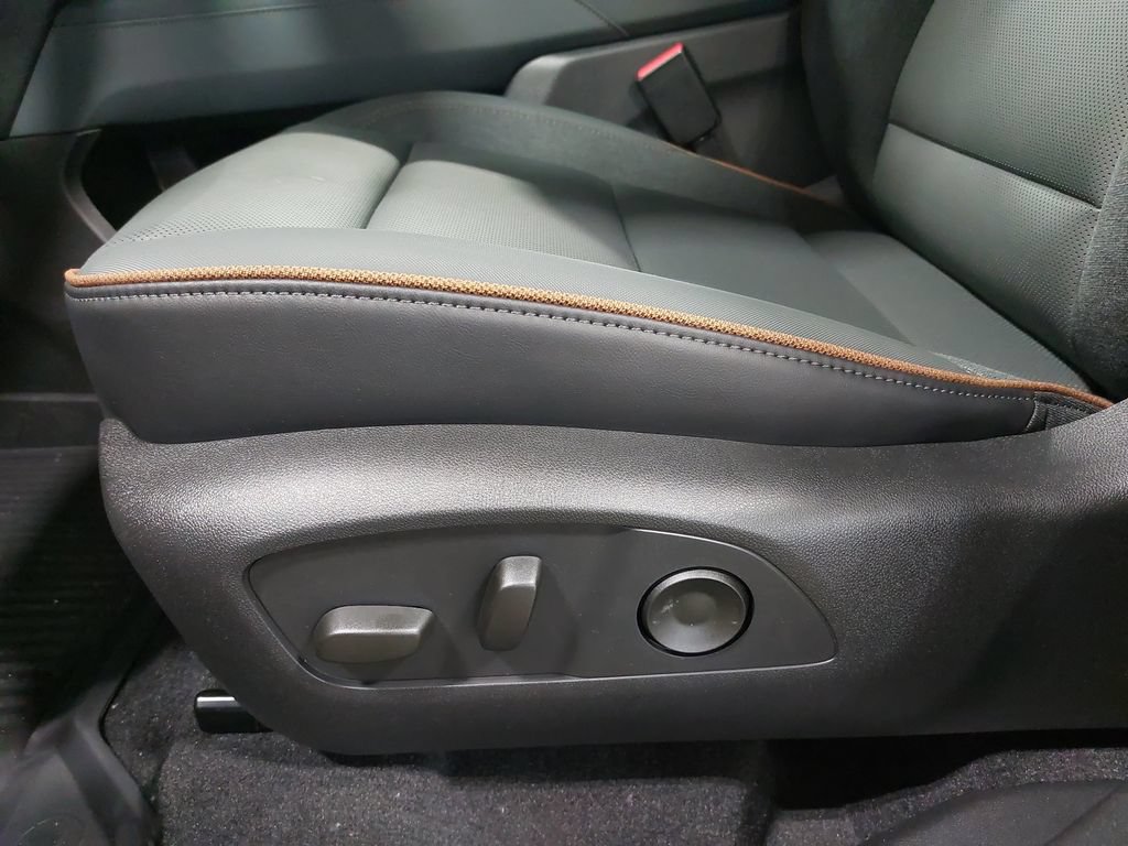 New 2026 GMC Acadia AT4 w/ Super Cruise Package AWD/4WD image 31