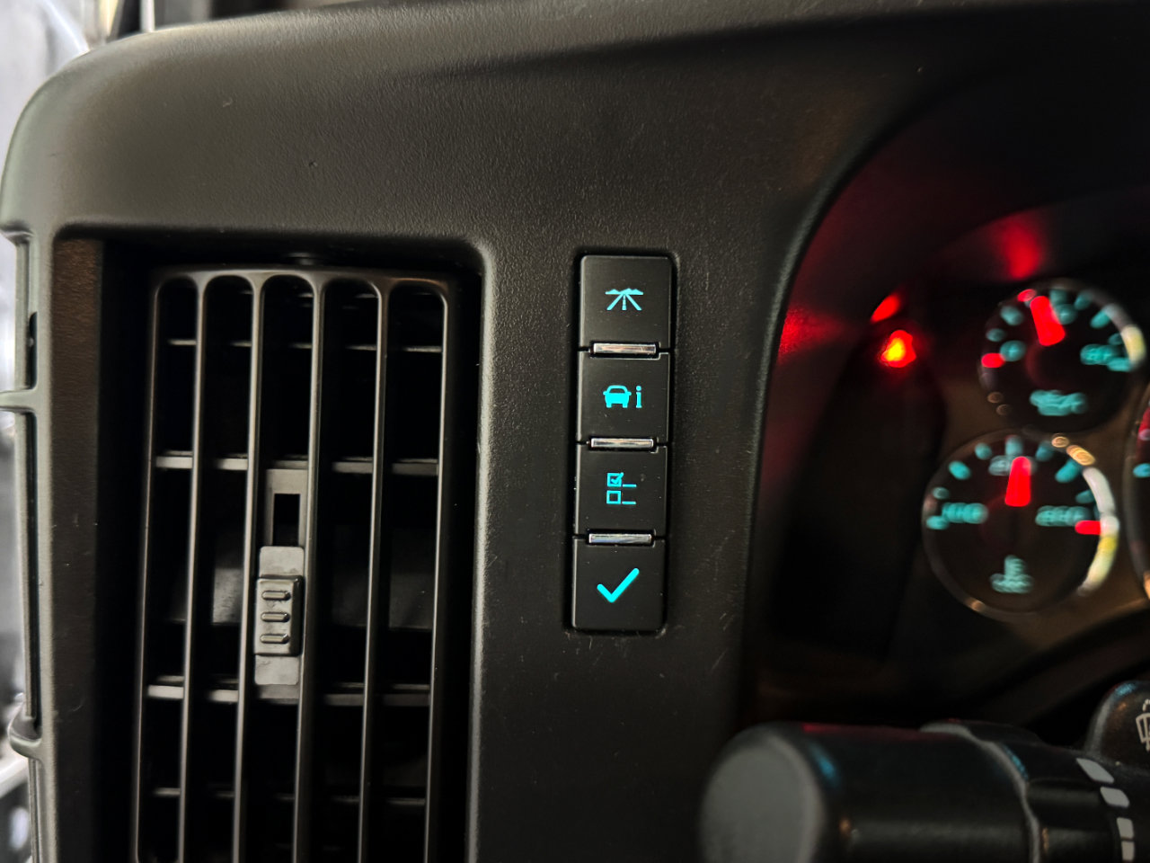 Used 2019 Chevrolet Express 2500 w/ Driver Convenience Package image 20