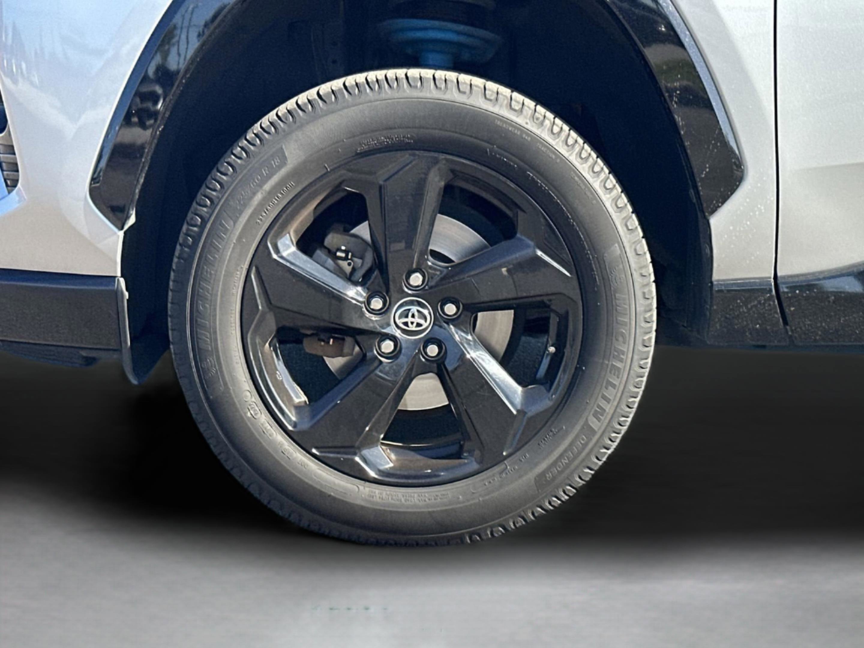 Used 2020 Toyota RAV4 XSE image 32