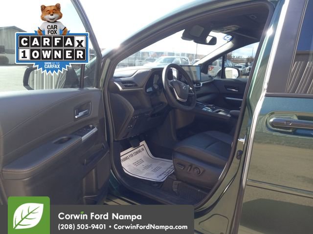 Used 2025 Toyota Sienna XLE Woodland Edition image 9