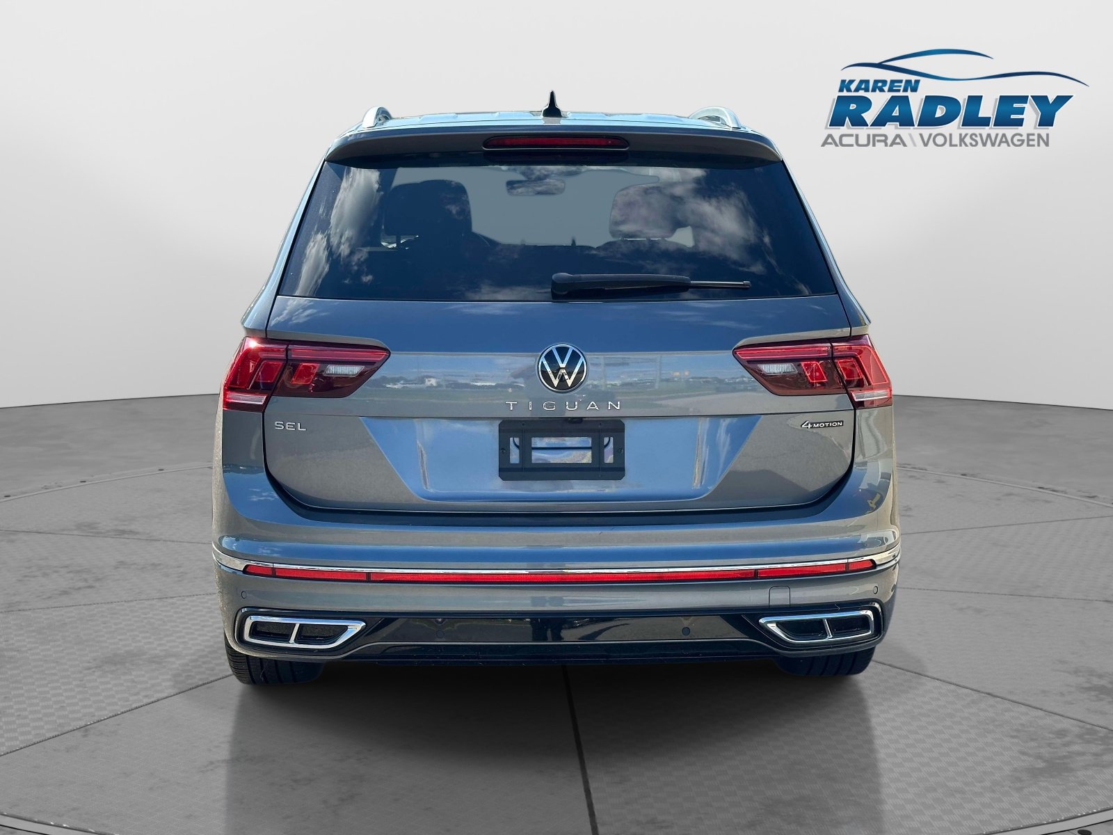 Certified 2024 Volkswagen Tiguan SEL R-Line AWD/4WD image 3