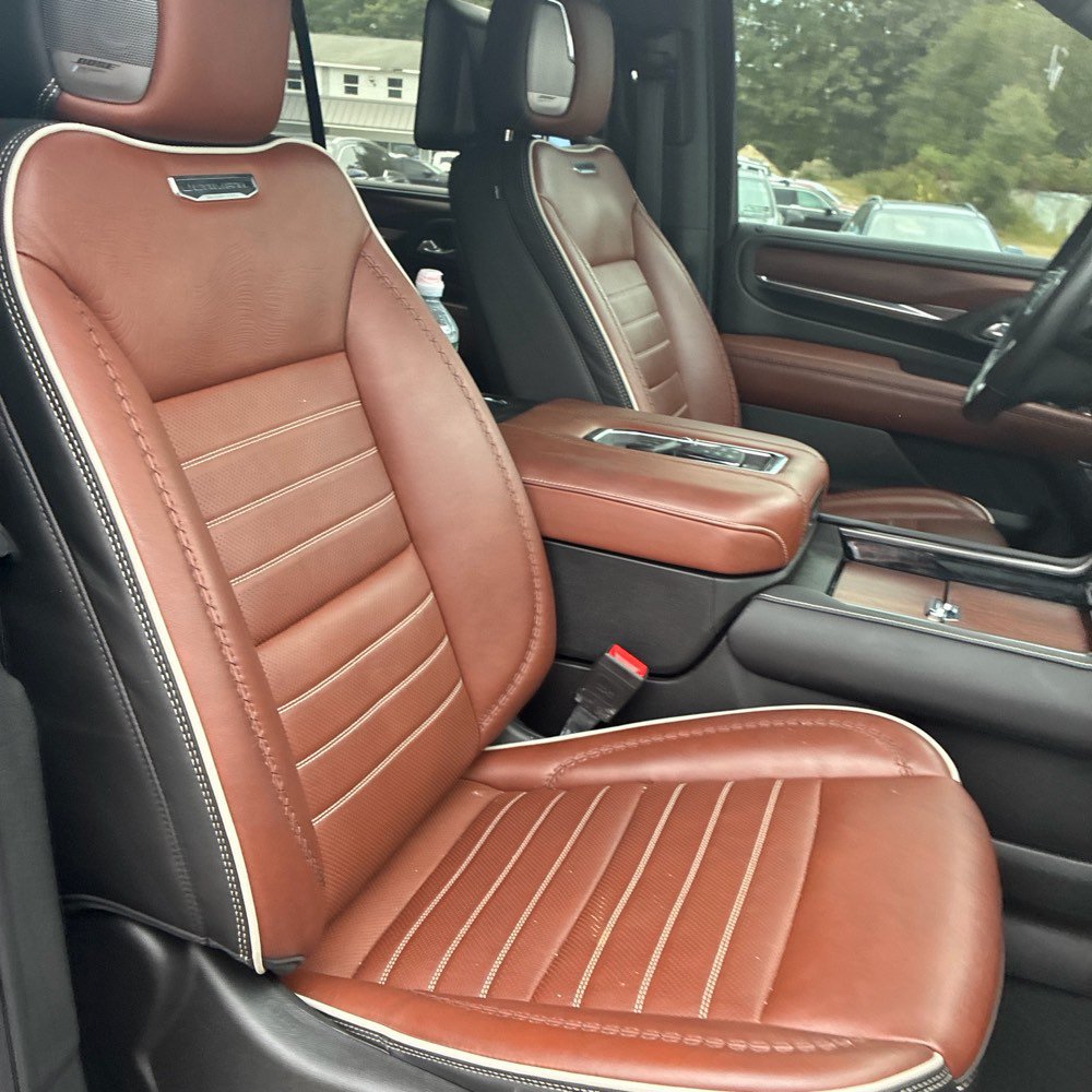 Used 2024 GMC Yukon Denali Ultimate AWD/4WD image 11
