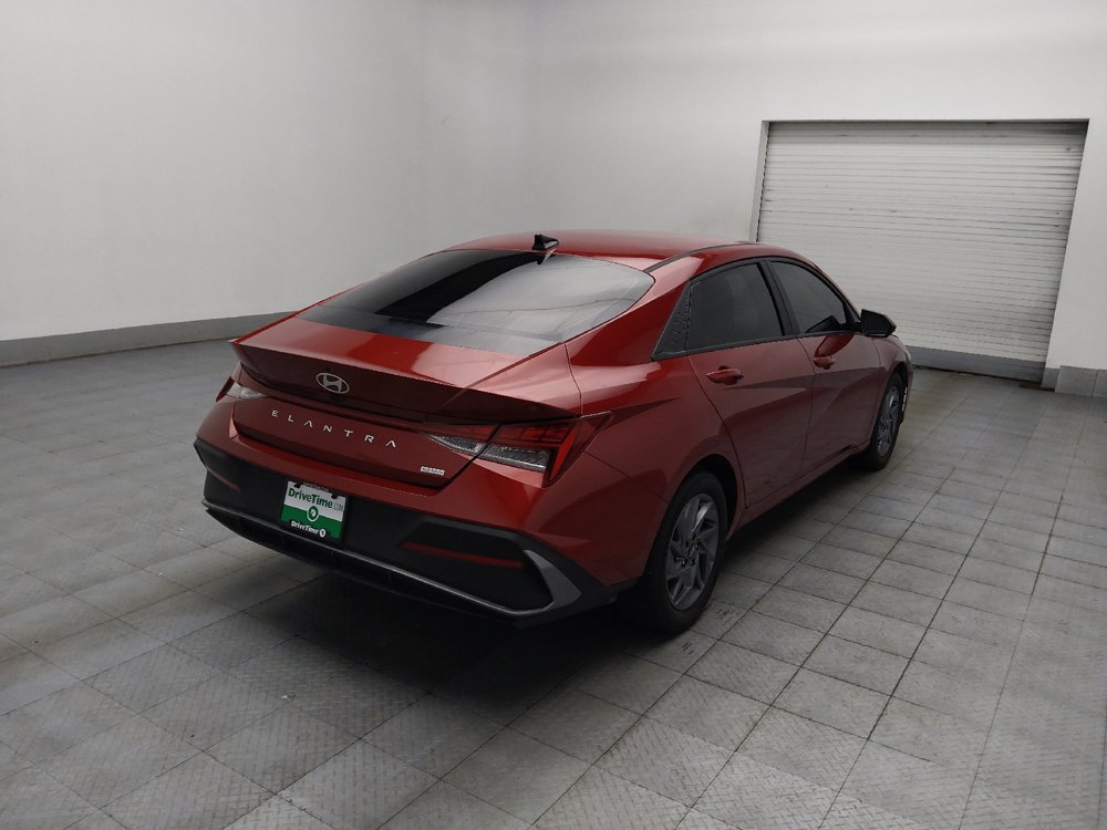 Used 2024 Hyundai Elantra Blue FWD image 9