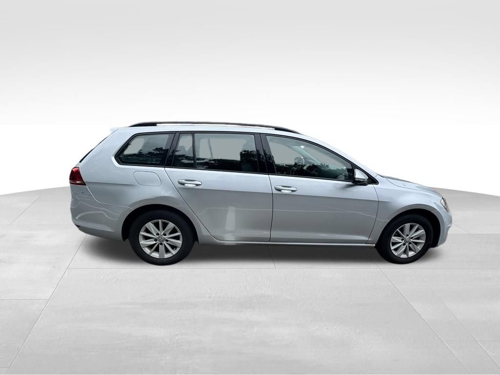 Used 2017 Volkswagen Golf SportWagen FWD image 5