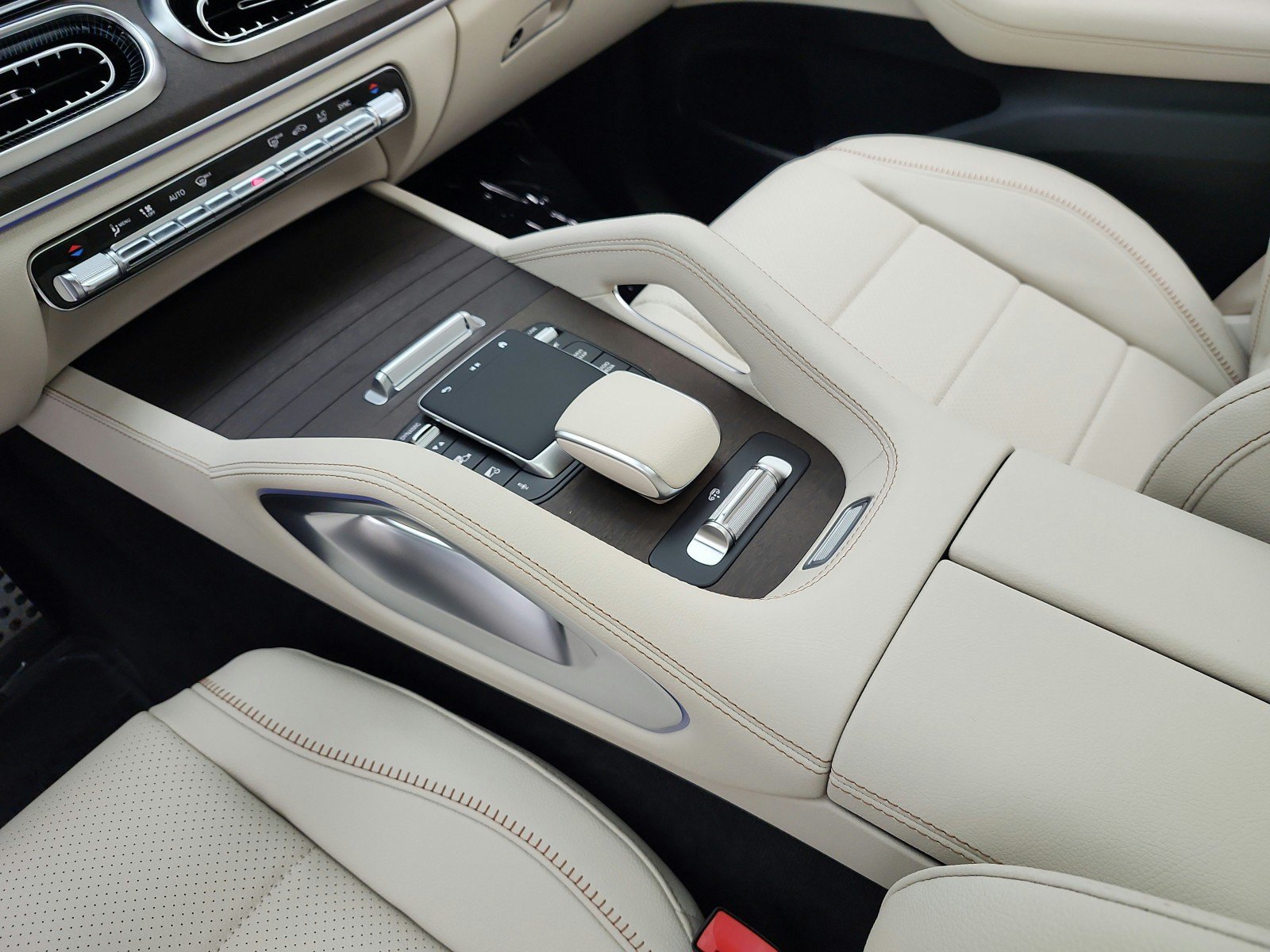 New 2027 Mercedes-Benz GLS 450 4MATIC image 10
