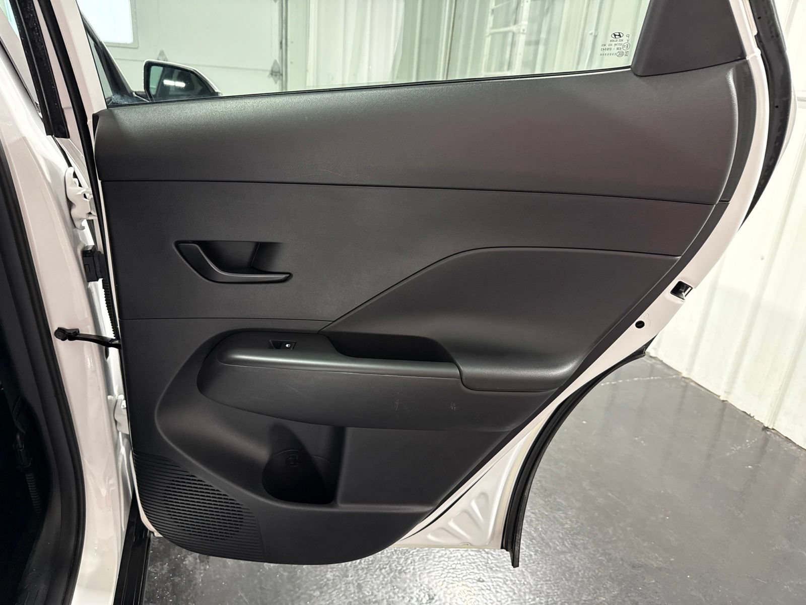 Used 2025 Hyundai Kona SEL AWD/4WD image 15