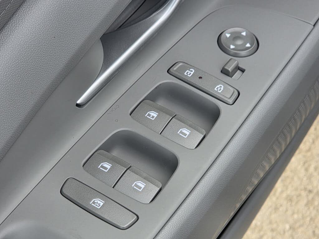 Used 2026 Hyundai Elantra SE FWD image 19