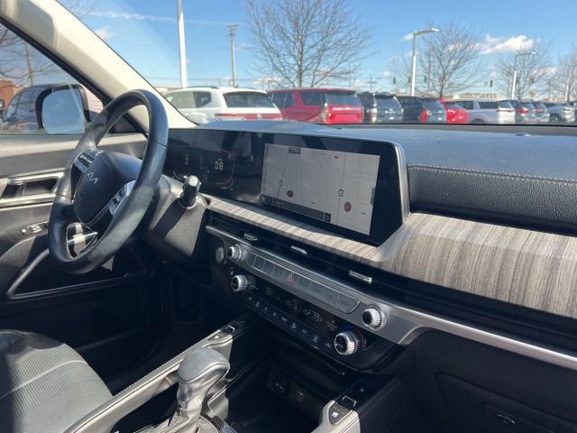 Certified 2023 Kia Telluride EX w/ EX Captain's Chair Package image 41