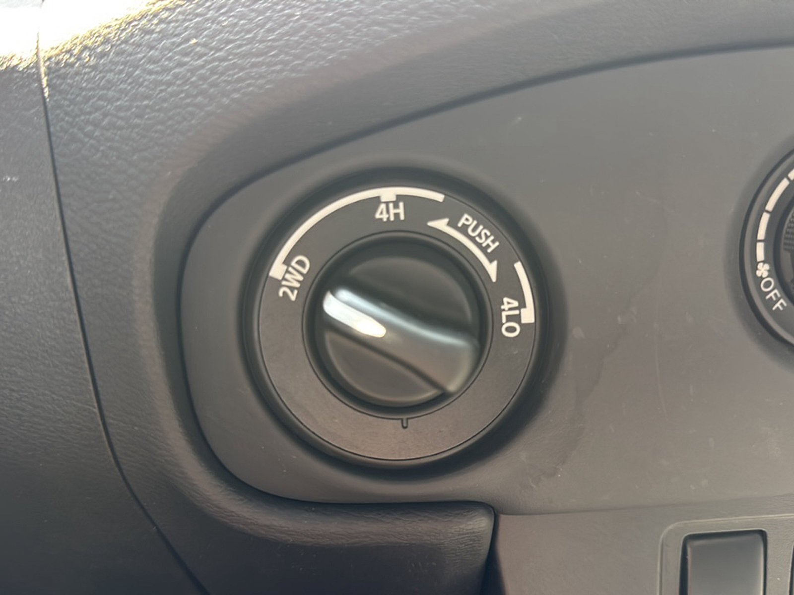 Used 2023 Nissan Frontier SV w/ Midnight Edition Package AWD/4WD image 39