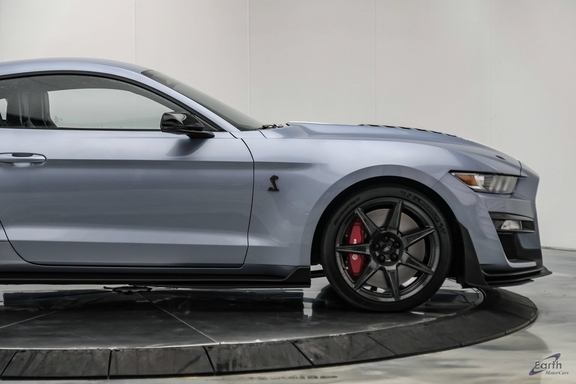 Used 2022 Ford Mustang Shelby GT500 w/ Carbon Fiber Track Pack RWD image 28