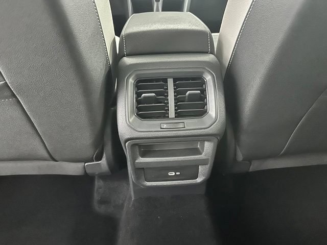 Used 2025 Volkswagen Taos SE w/ Panoramic Sunroof Package AWD/4WD image 12