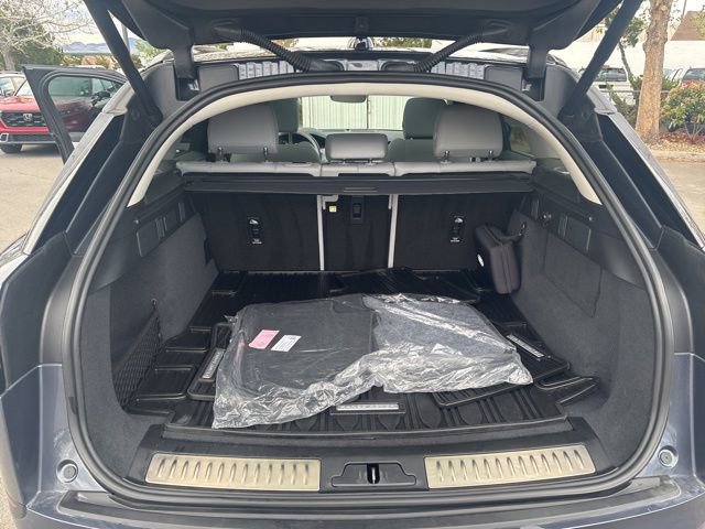 Used 2025 Land Rover Range Rover Velar S image 38