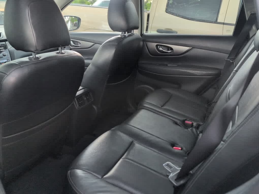 Used 2016 Nissan Rogue SV FWD image 7