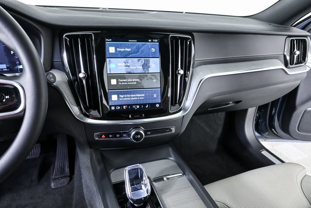 Used 2025 Volvo V60 B5 Cross Country Ultra image 14