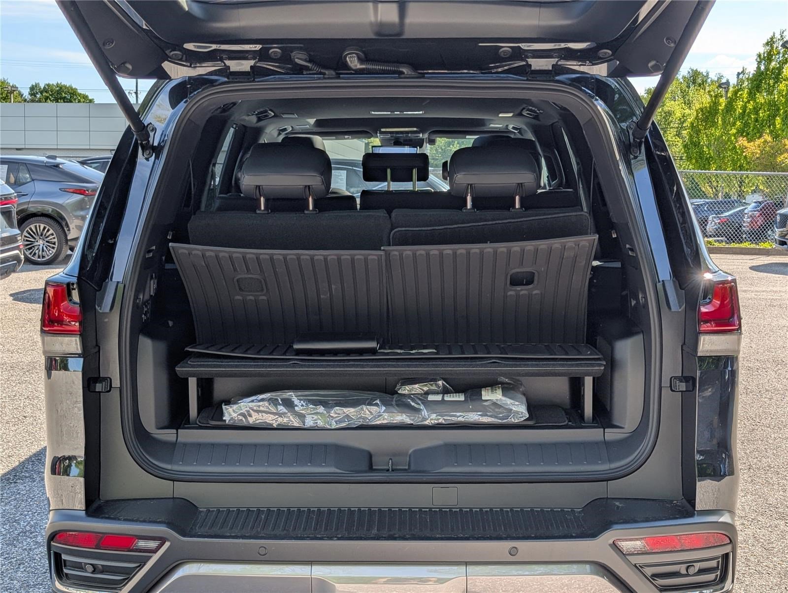 New 2026 Lexus LX 700h Luxury AWD/4WD image 10