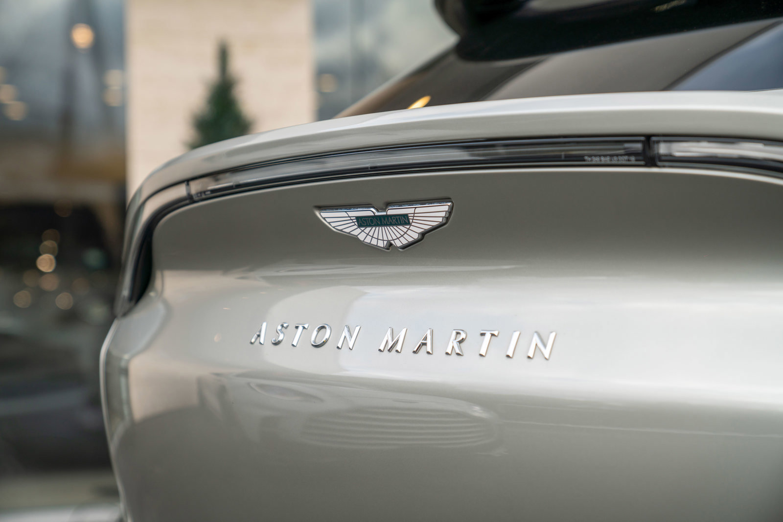 Used 2021 Aston Martin DBX image 60