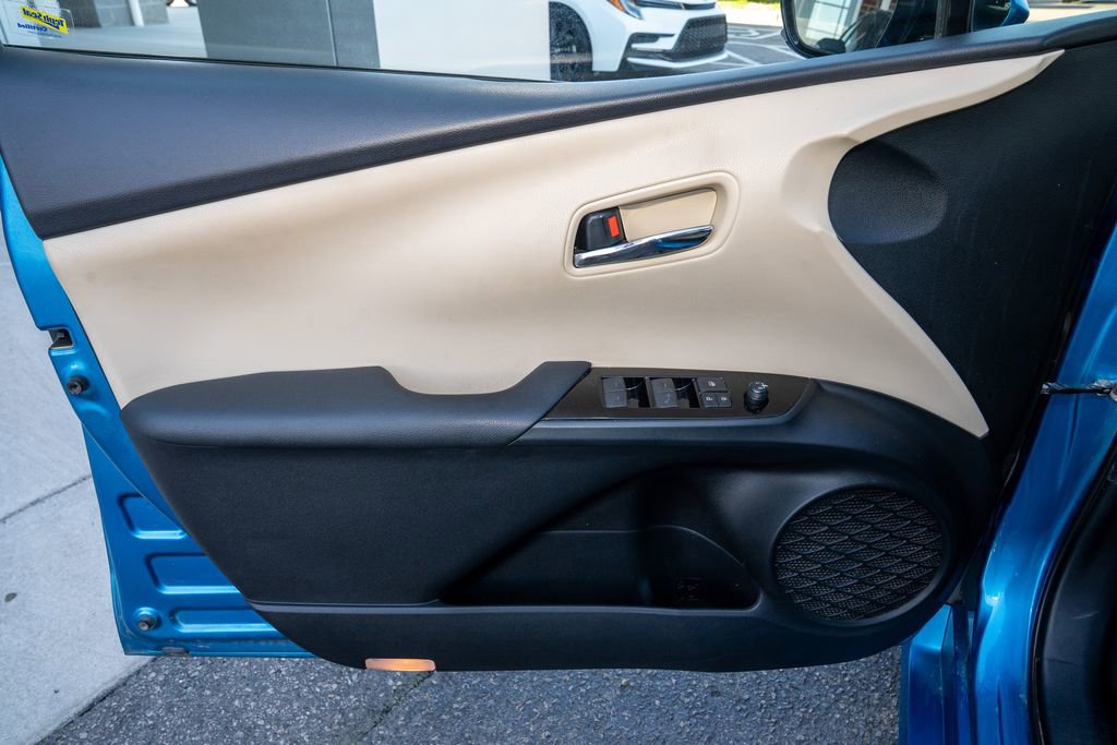Used 2019 Toyota Prius Limited image 11