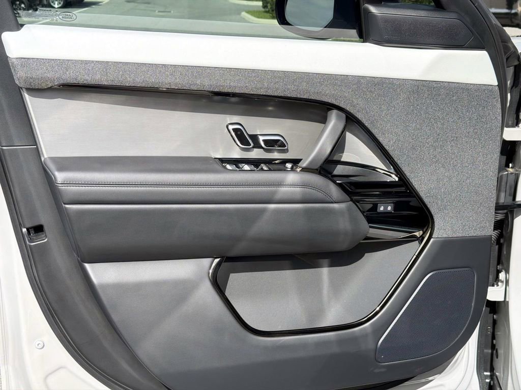 New 2026 Land Rover Range Rover Sport Dynamic SE image 14