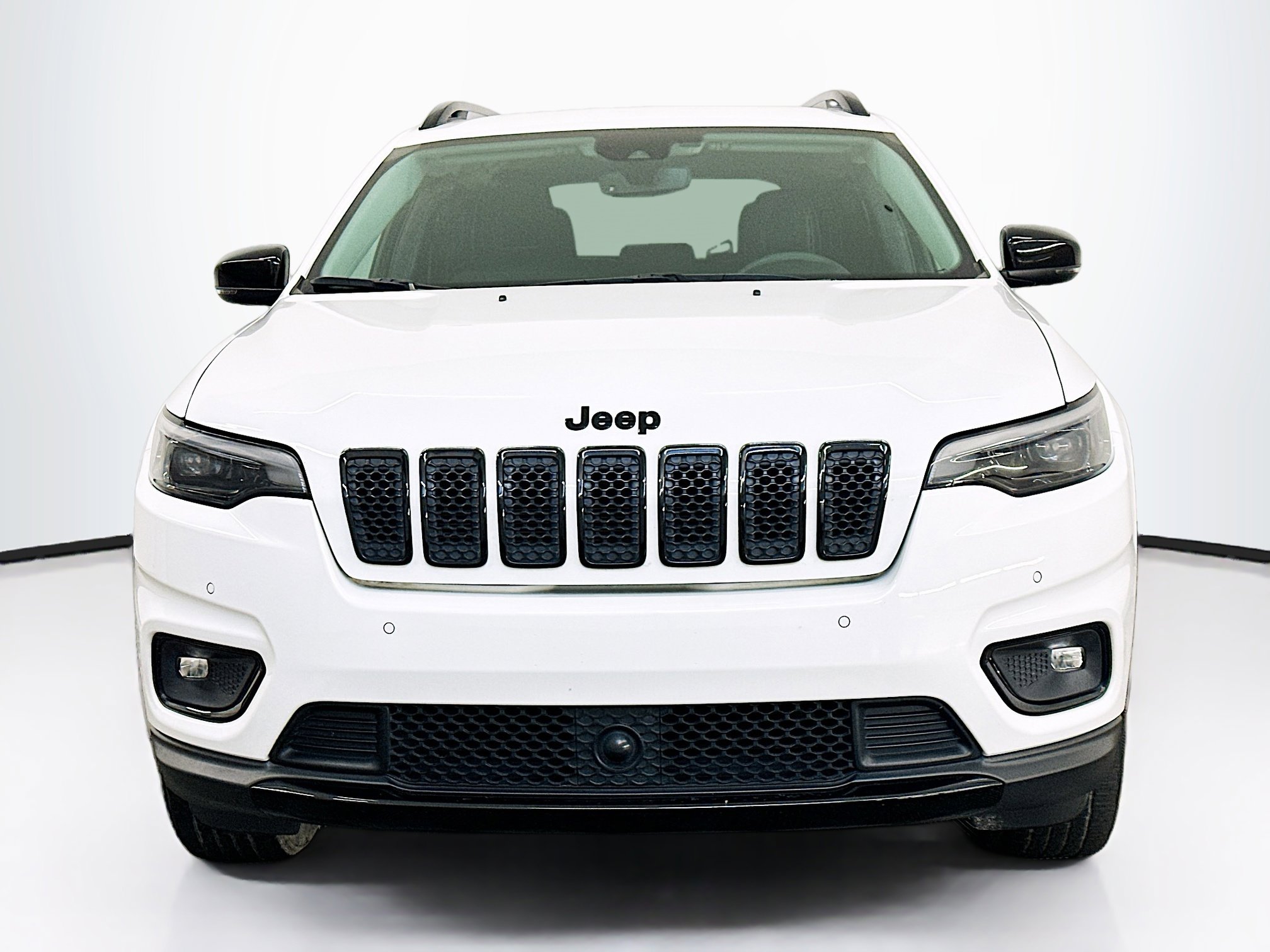 Used 2023 Jeep Cherokee Altitude Lux AWD/4WD image 2