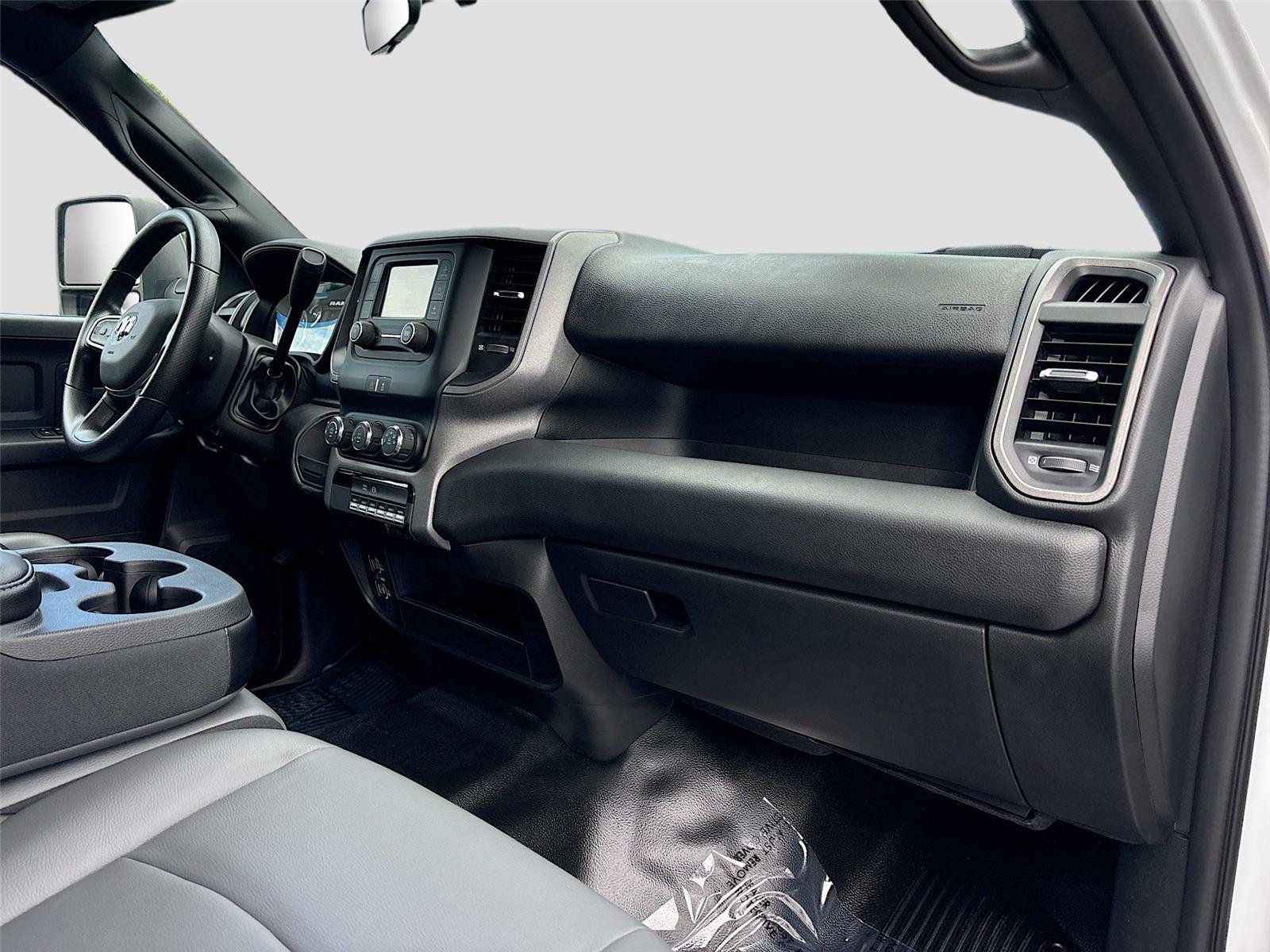 Used 2024 RAM 3500 Tradesman RWD image 31