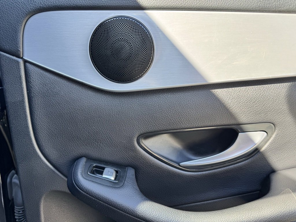 Used 2019 Mercedes-Benz GLC 300 image 28