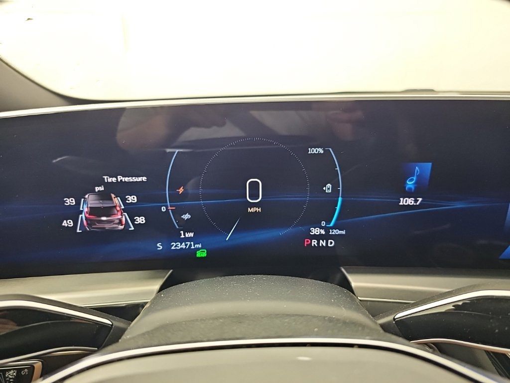 Used 2024 Cadillac Lyriq Sport RWD image 16