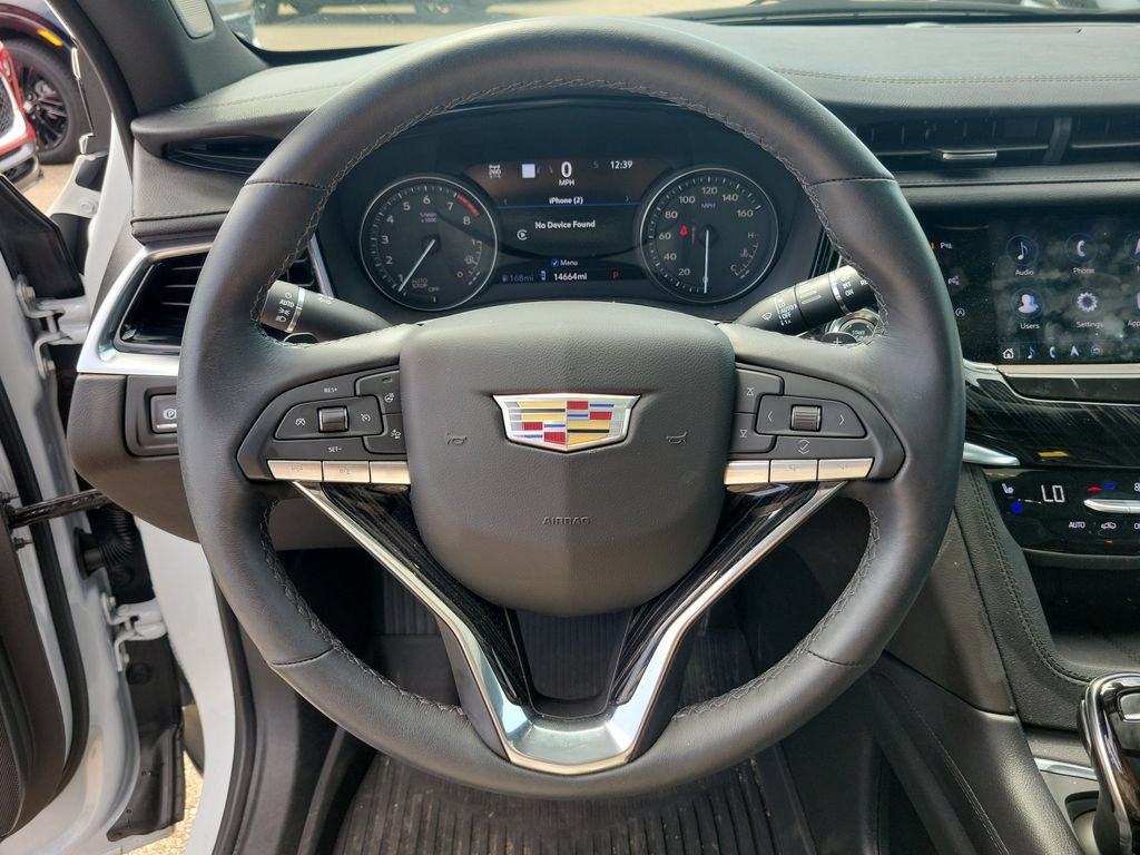 Used 2025 Cadillac XT6 Premium Luxury w/ Technology Package AWD/4WD image 21