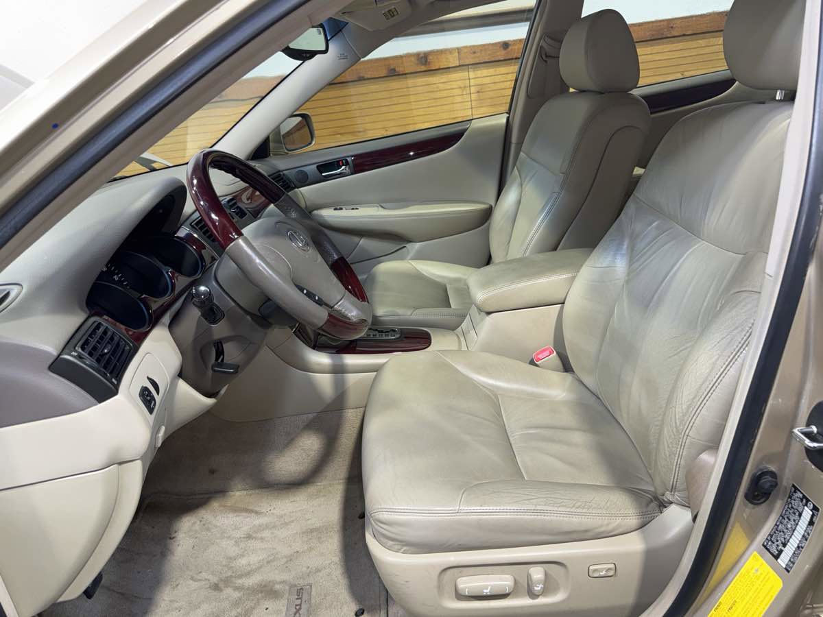 Used 2004 Lexus ES 330 image 17