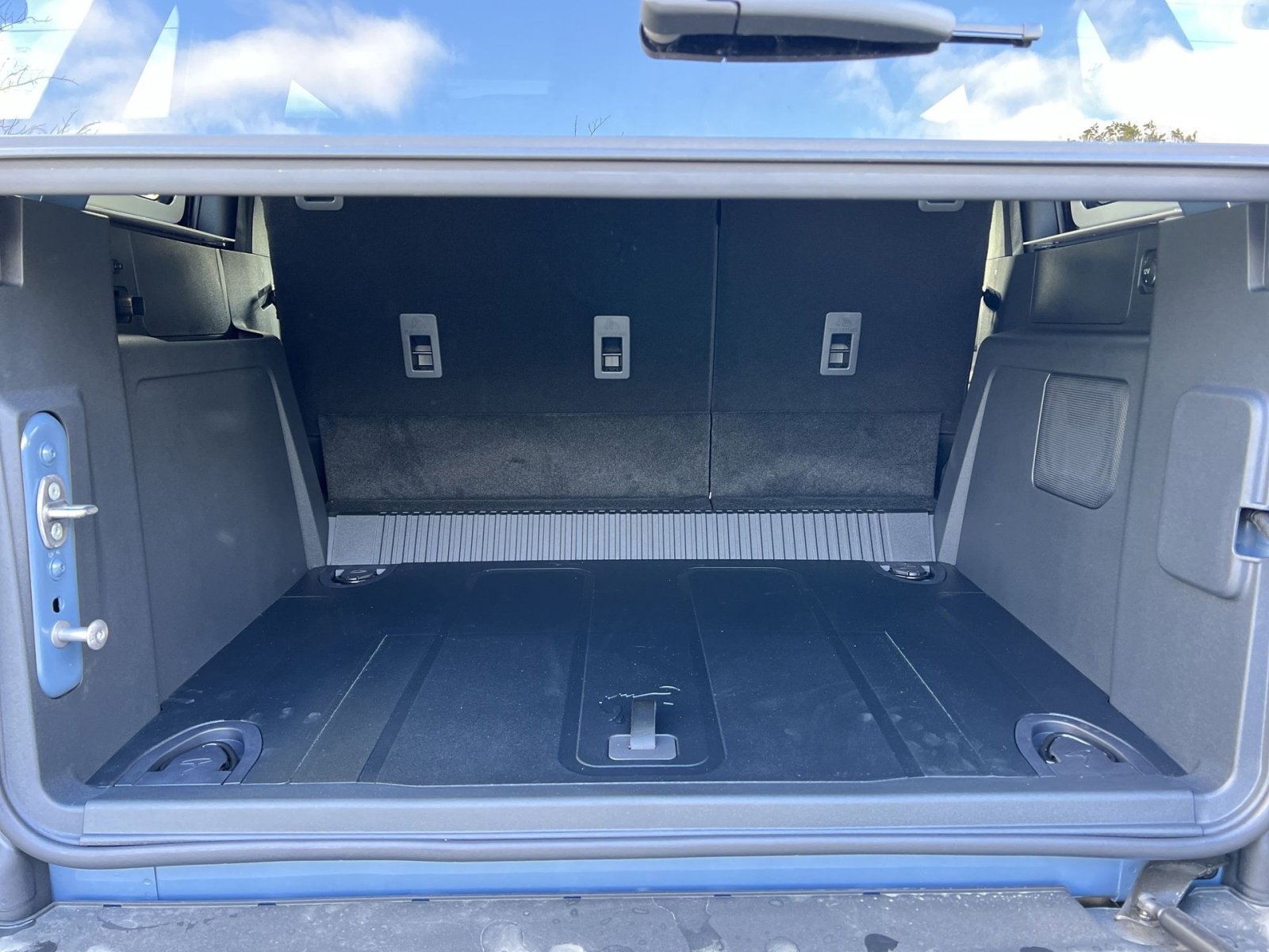 New 2025 Ford Bronco Badlands image 25