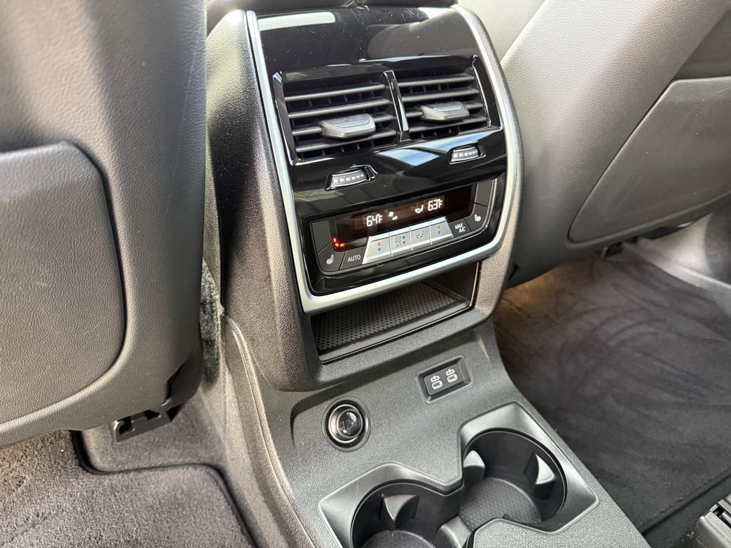 Used 2021 BMW X7 M50i w/ Cold Weather Package image 33