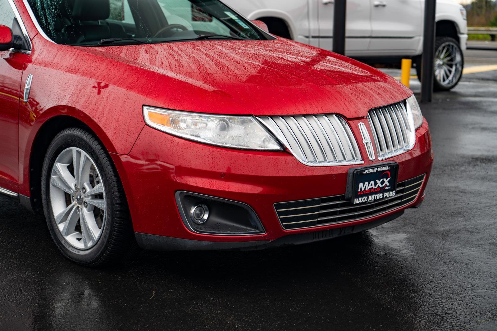 Used 2010 Lincoln MKS image 6