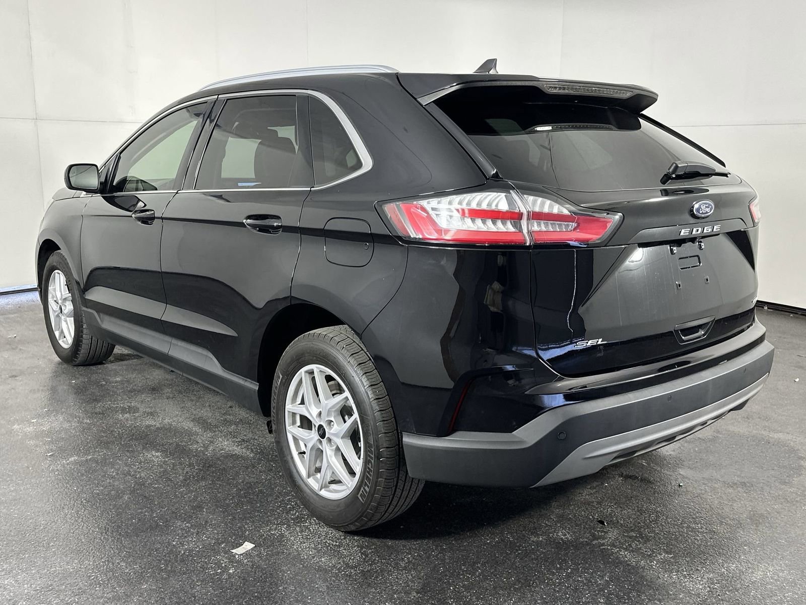Used 2024 Ford Edge SEL w/ Convenience Package AWD/4WD image 6