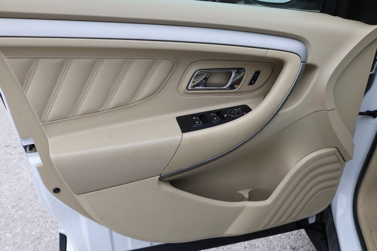 Used 2017 Ford Taurus SE FWD image 12