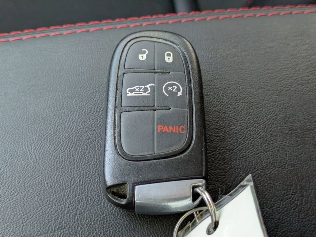 Used 2020 Jeep Cherokee Trailhawk w/ Technology Group AWD/4WD image 43