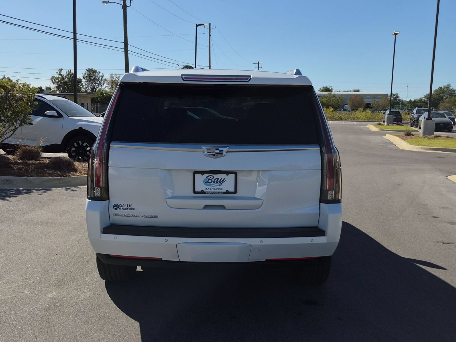 Used 2018 Cadillac Escalade Luxury RWD image 7