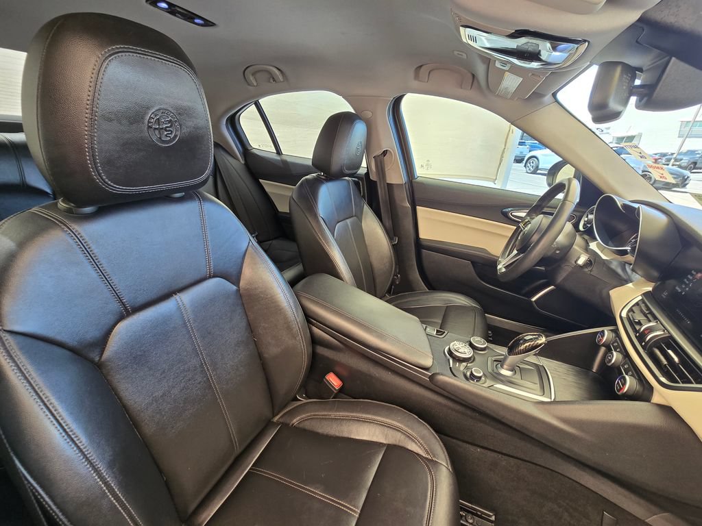 Used 2019 Alfa Romeo Giulia RWD image 13