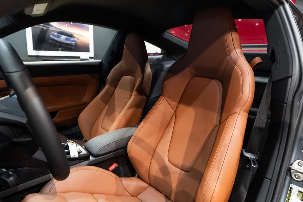 Used 2026 Porsche 911 GT3 RWD image 4