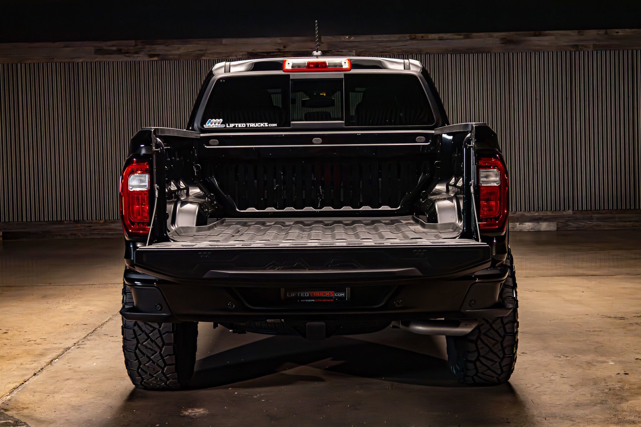 Used 2025 GMC Canyon Elevation w/ Convenience Package AWD/4WD image 9