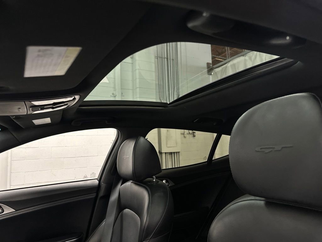 Used 2020 Kia Stinger GT1 AWD/4WD image 32