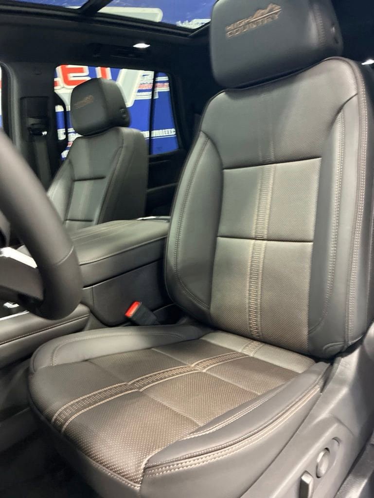 New 2026 Chevrolet Tahoe High Country AWD/4WD image 14