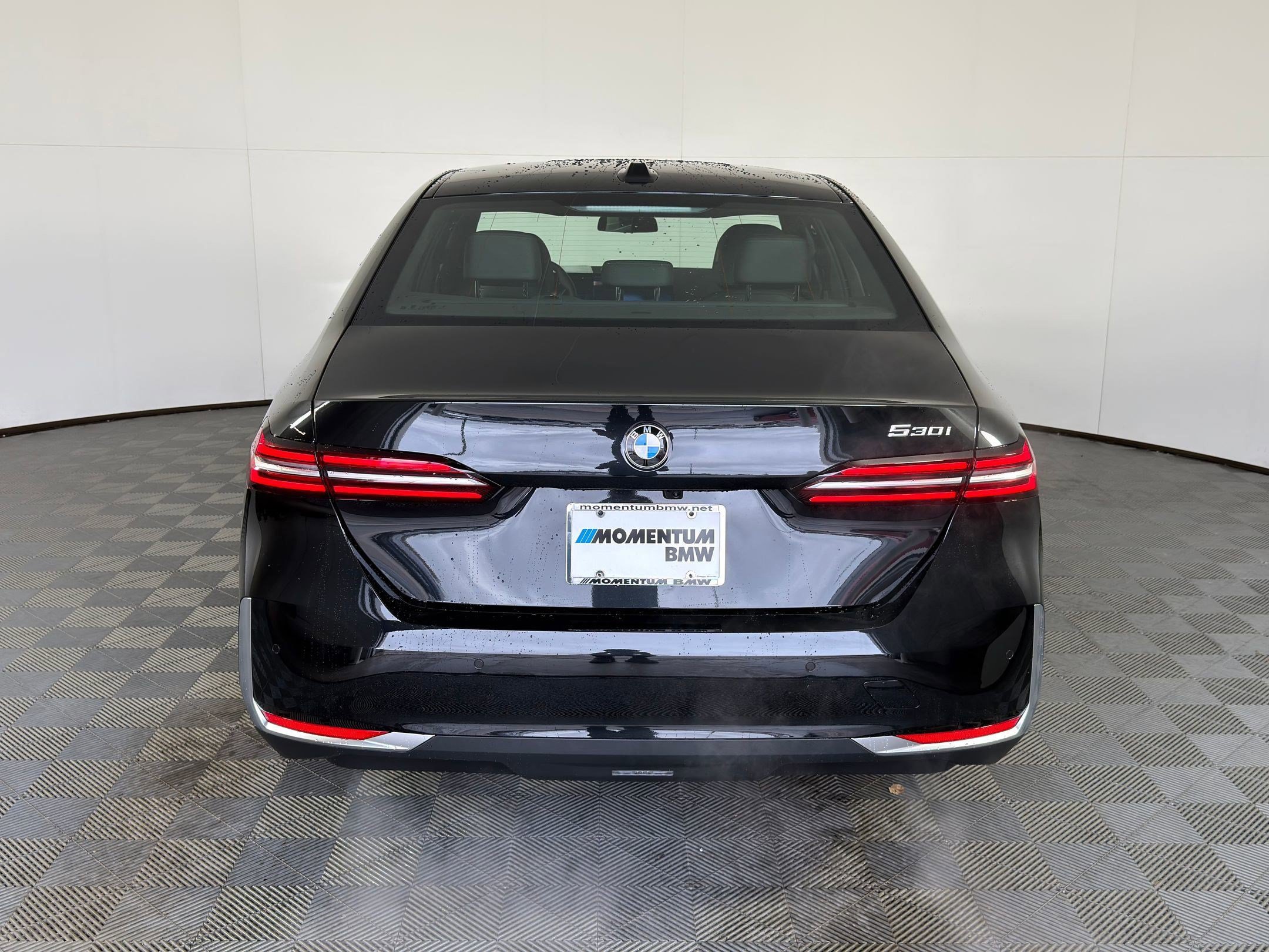 Used 2026 BMW 530i w/ Premium Package RWD image 8
