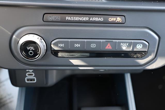 New 2026 Ford Maverick XL image 18