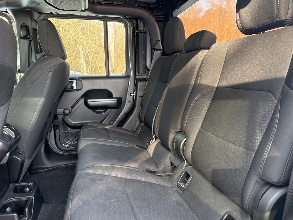 Used 2020 Jeep Gladiator Sport image 10