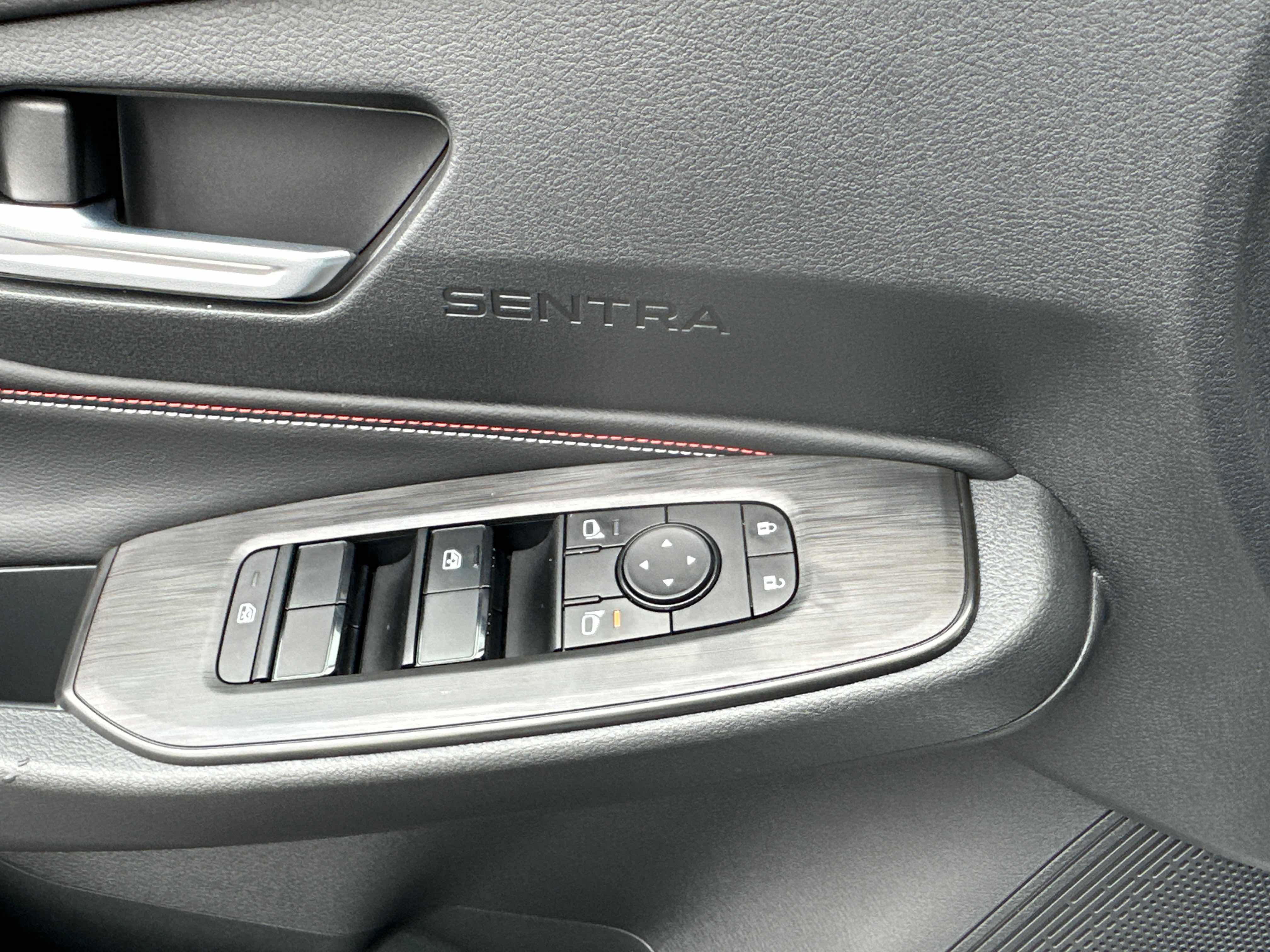 New 2026 Nissan Sentra SR w/ Floor Mat Package FWD image 19