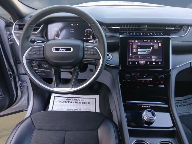 Used 2024 Jeep Grand Cherokee L Laredo image 10