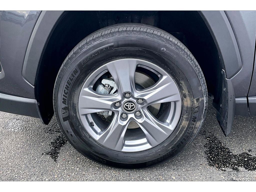 Used 2024 Toyota RAV4 XLE AWD/4WD image 10
