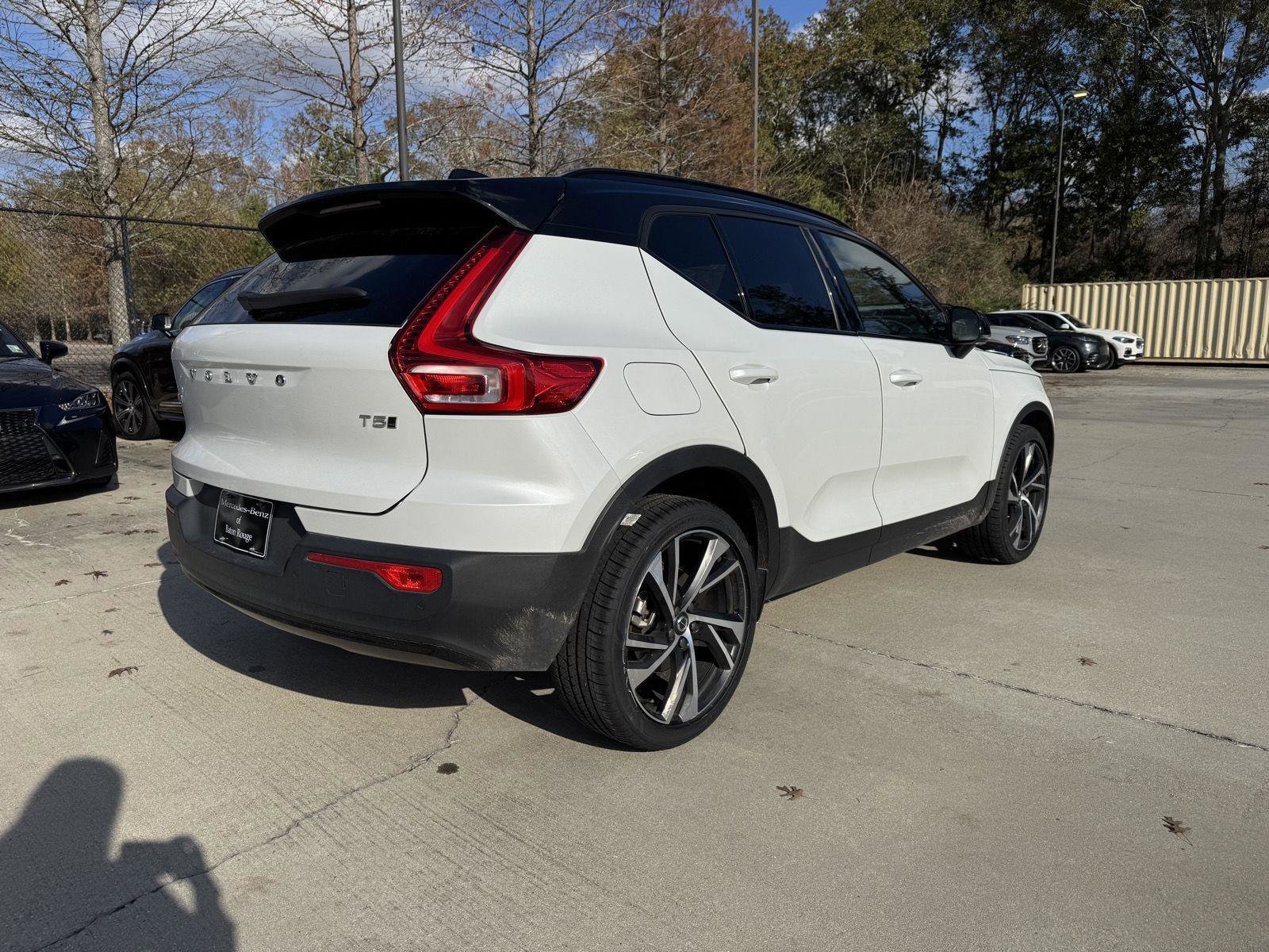 Used 2021 Volvo XC40 T5 R-Design w/ Advanced Package image 27