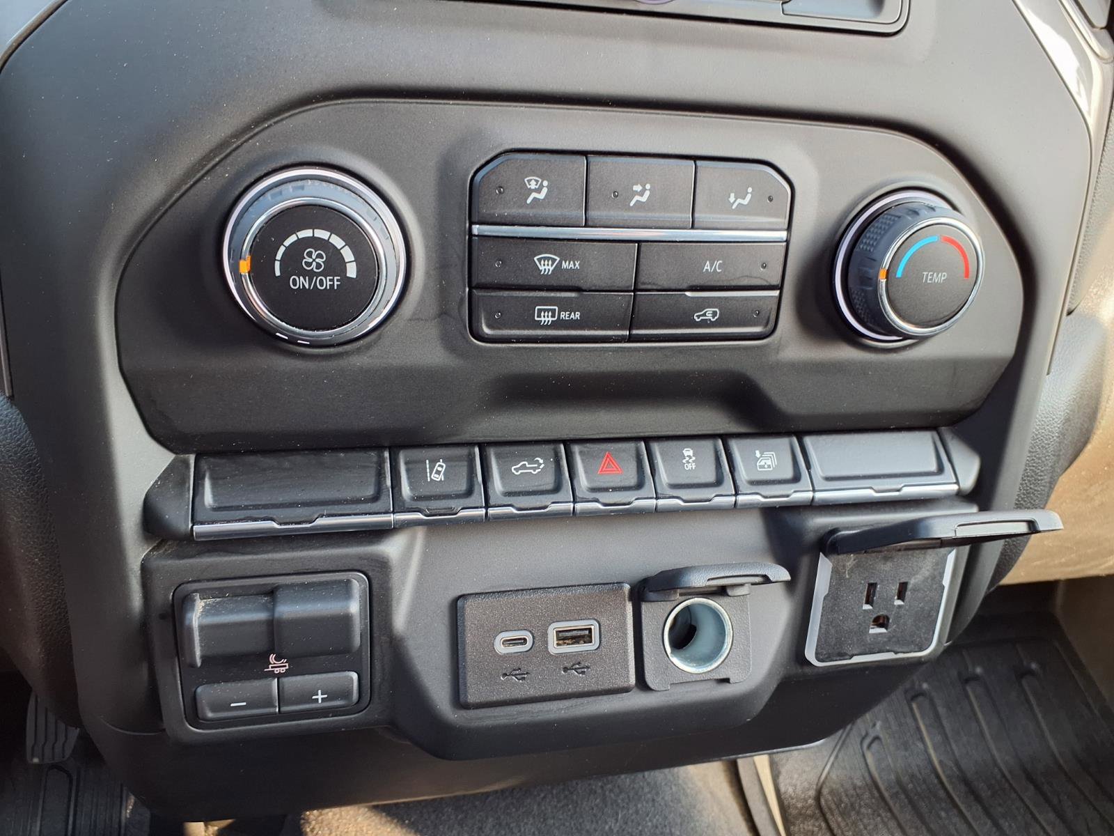 Used 2024 Chevrolet Silverado 2500 Custom w/ Custom Convenience Package image 7